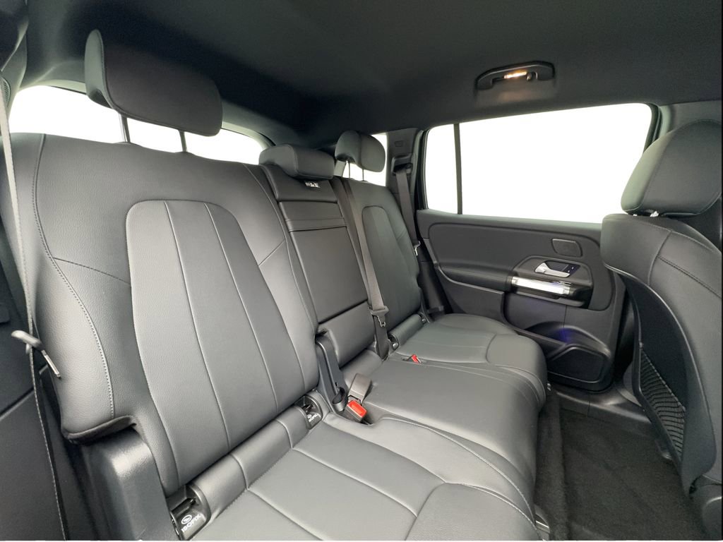 Used 2025 Mercedes-Benz EQB 250+ image 25