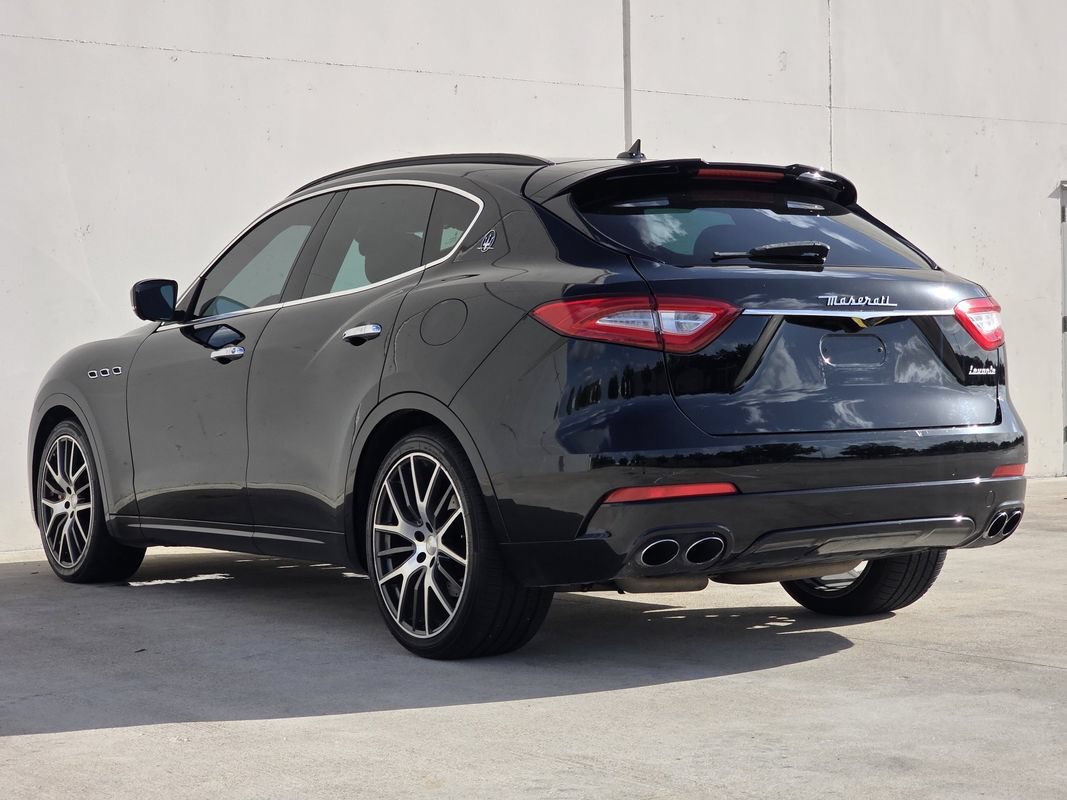 Used 2017 Maserati Levante S AWD/4WD image 3