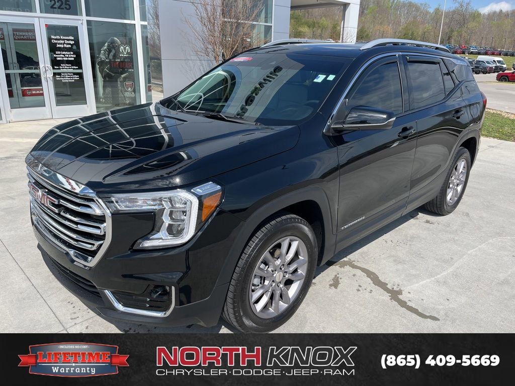 Used 2024 GMC Terrain SLT image 1
