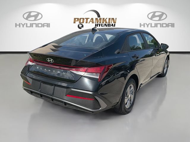 New 2026 Hyundai Elantra SE FWD image 5