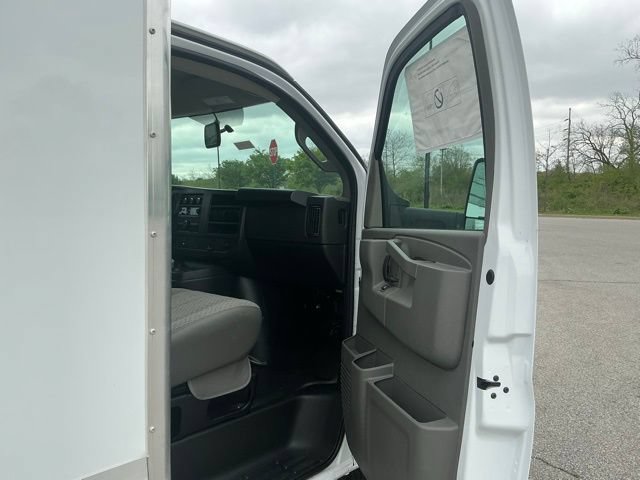 New 2026 Chevrolet Express 4500 w/ Power Convenience Package RWD image 18