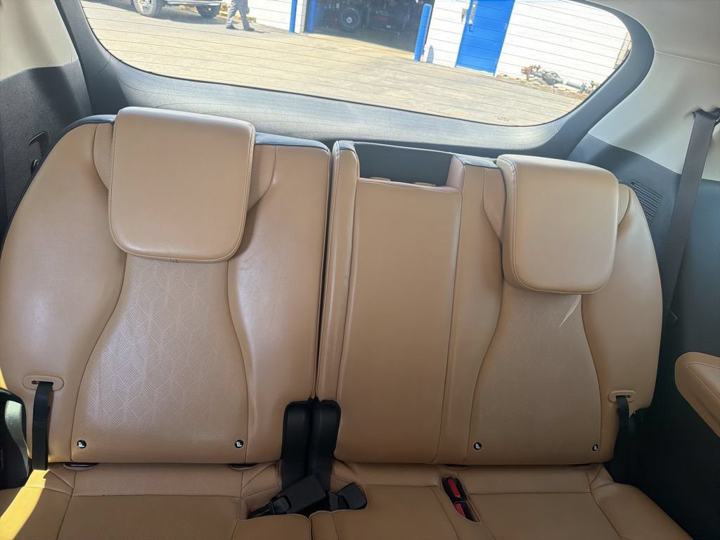 Used 2024 Kia Carnival LX FWD image 47