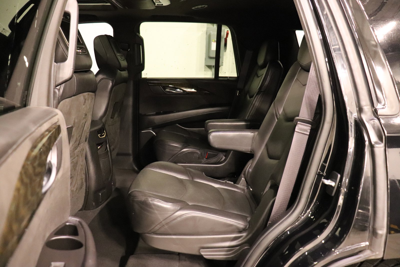 Used 2015 Cadillac Escalade Platinum image 18