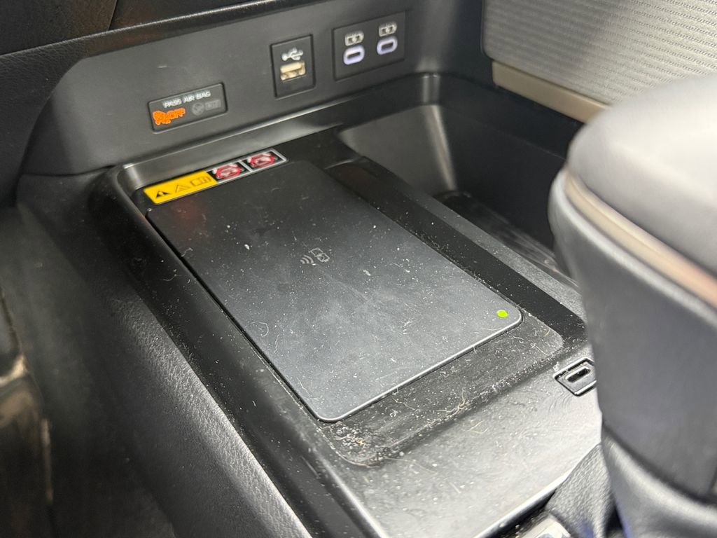 Used 2025 Toyota Camry SE FWD image 29