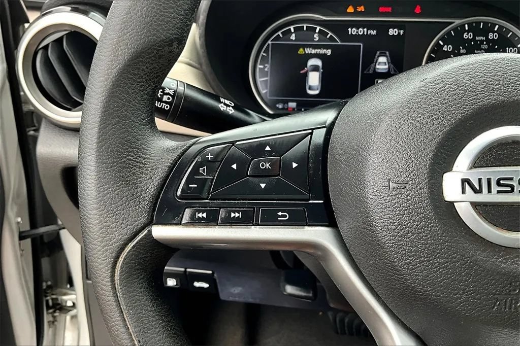 Used 2022 Nissan Versa SV w/ Electronics Package FWD image 16