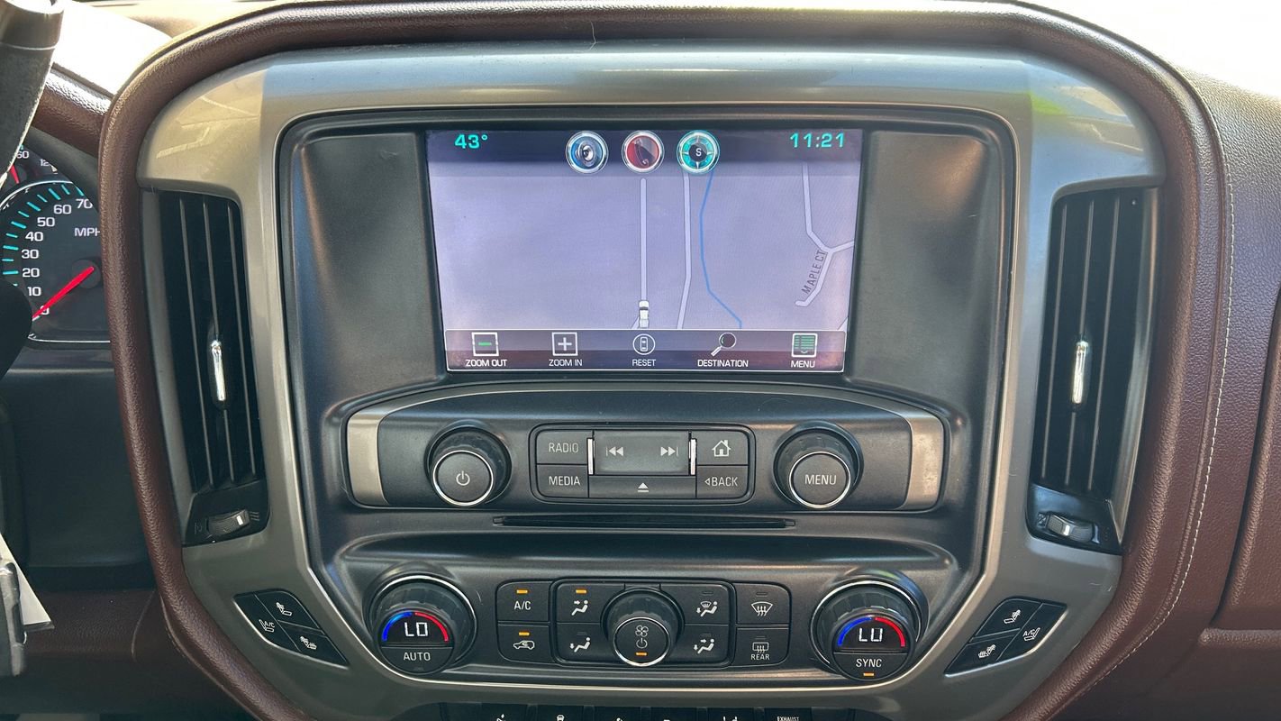 Used 2015 Chevrolet Silverado 2500 High Country w/ Duramax Plus Package image 28