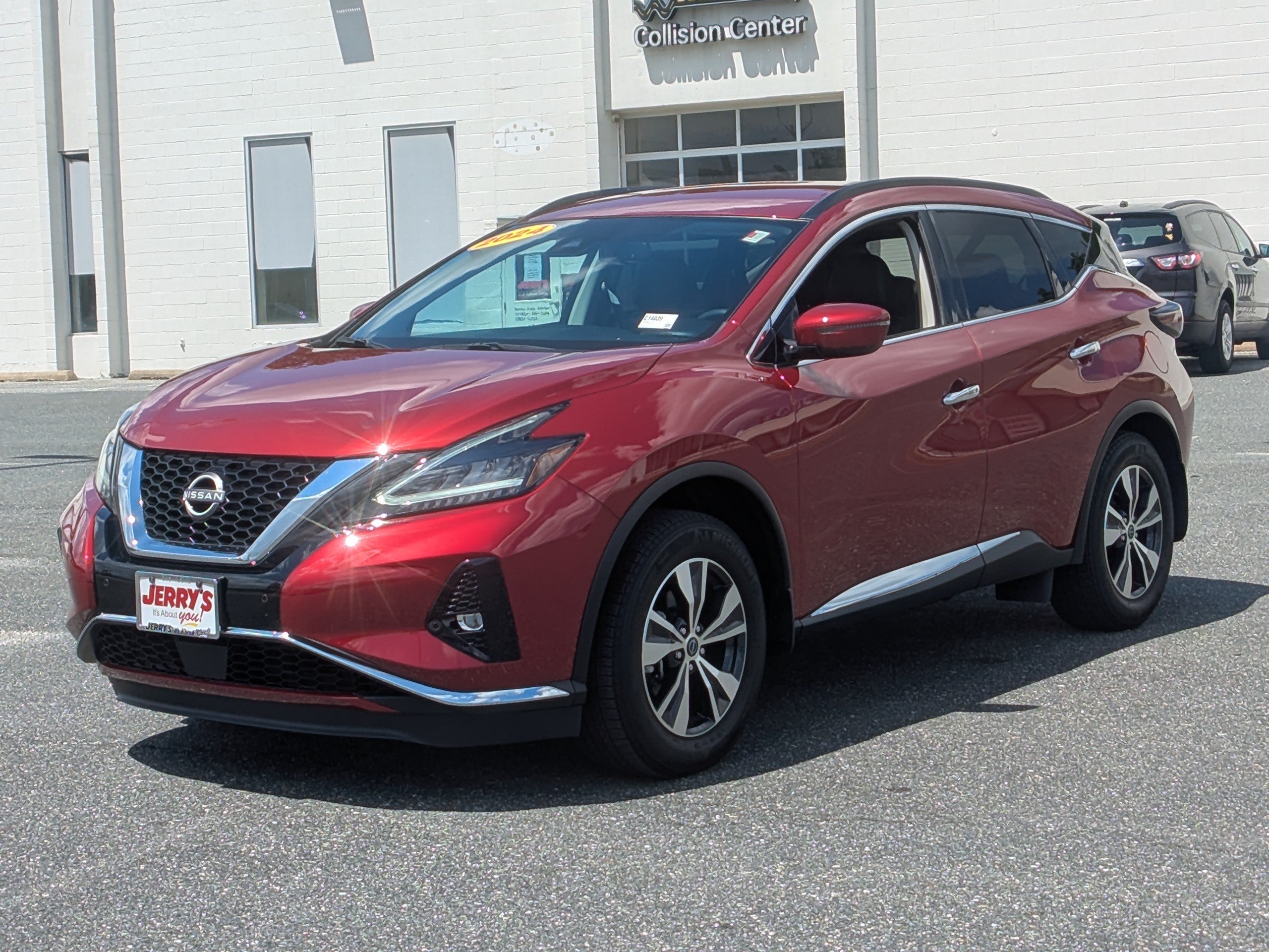 Used 2024 Nissan Murano SV AWD/4WD image 4