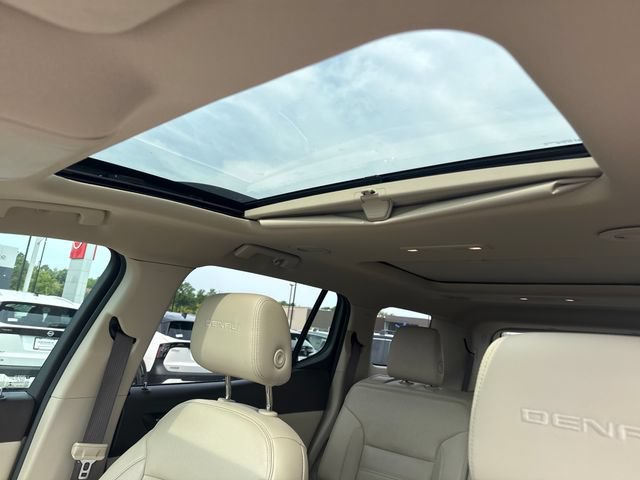 Used 2017 GMC Acadia Denali w/ Technology Package AWD/4WD image 21