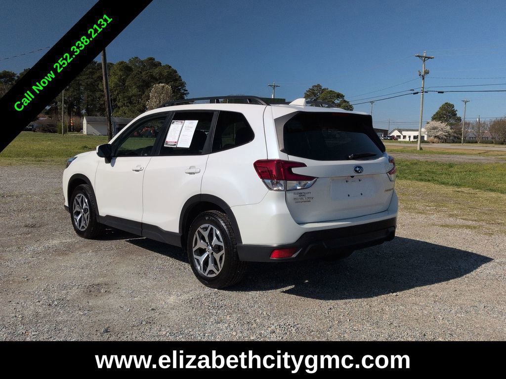 Used 2023 Subaru Forester Premium image 8