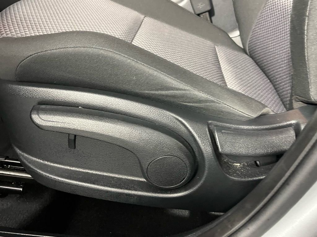 Used 2025 Kia Soul LX image 21