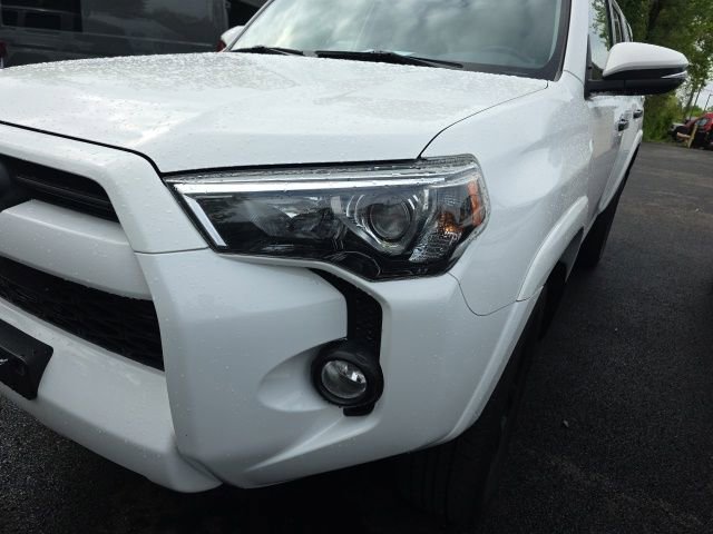 Used 2020 Toyota 4Runner SR5 Premium AWD/4WD image 11
