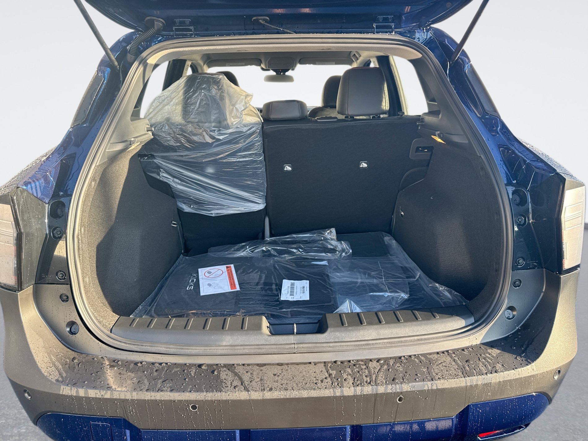 New 2027 Nissan Kicks SR FWD image 13