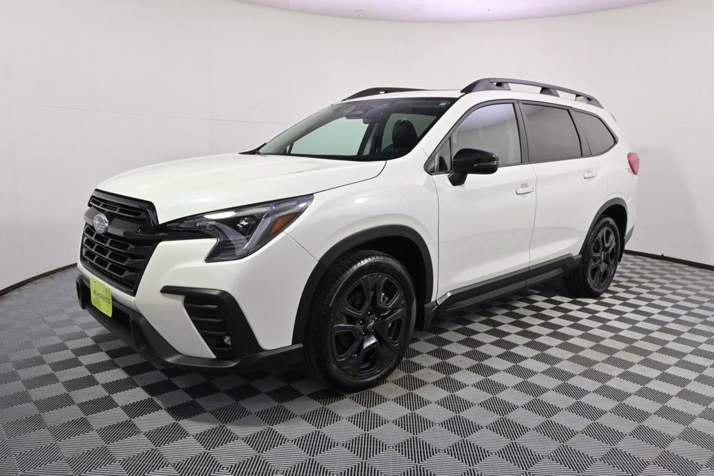 Used 2023 Subaru Ascent Onyx Edition image 2