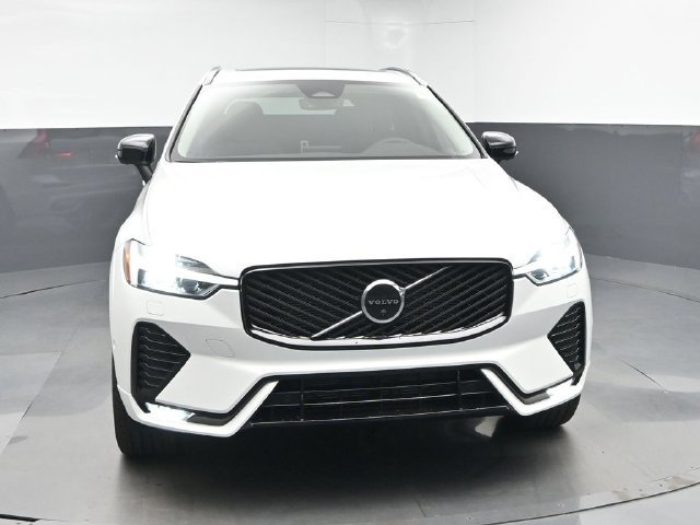 New 2027 Volvo XC60 B5 Plus AWD/4WD image 2