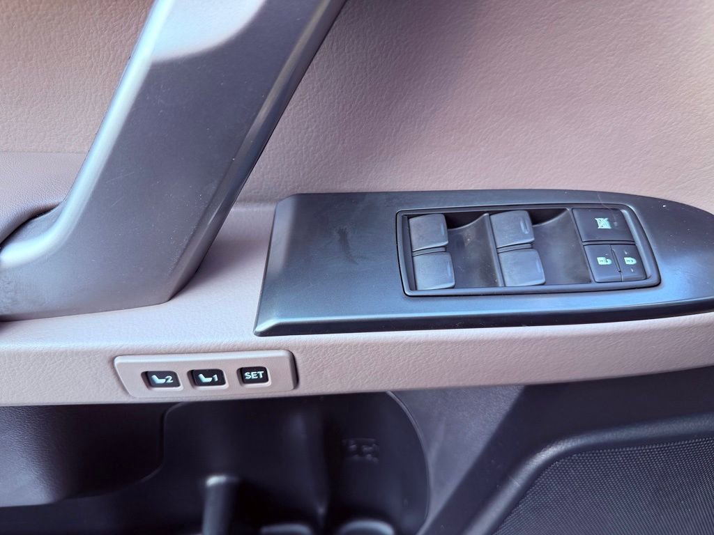 Certified 2023 Lexus GX 460 Premium w/ Accessory Package image 17