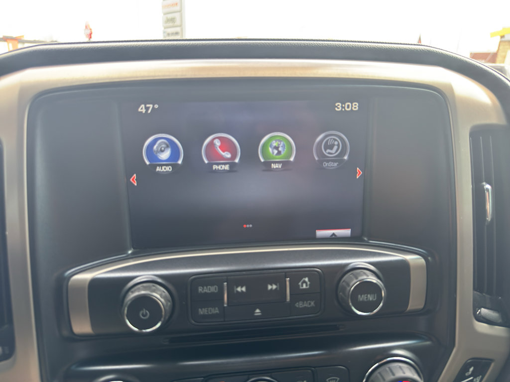 Used 2015 GMC Sierra 2500 Denali w/ Duramax Plus Package AWD/4WD image 27