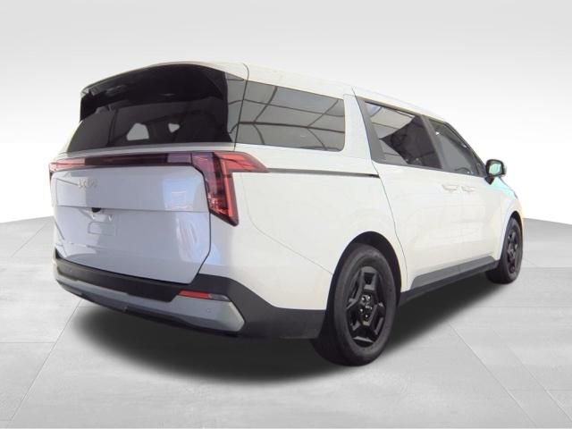Used 2025 Kia Carnival FWD image 4