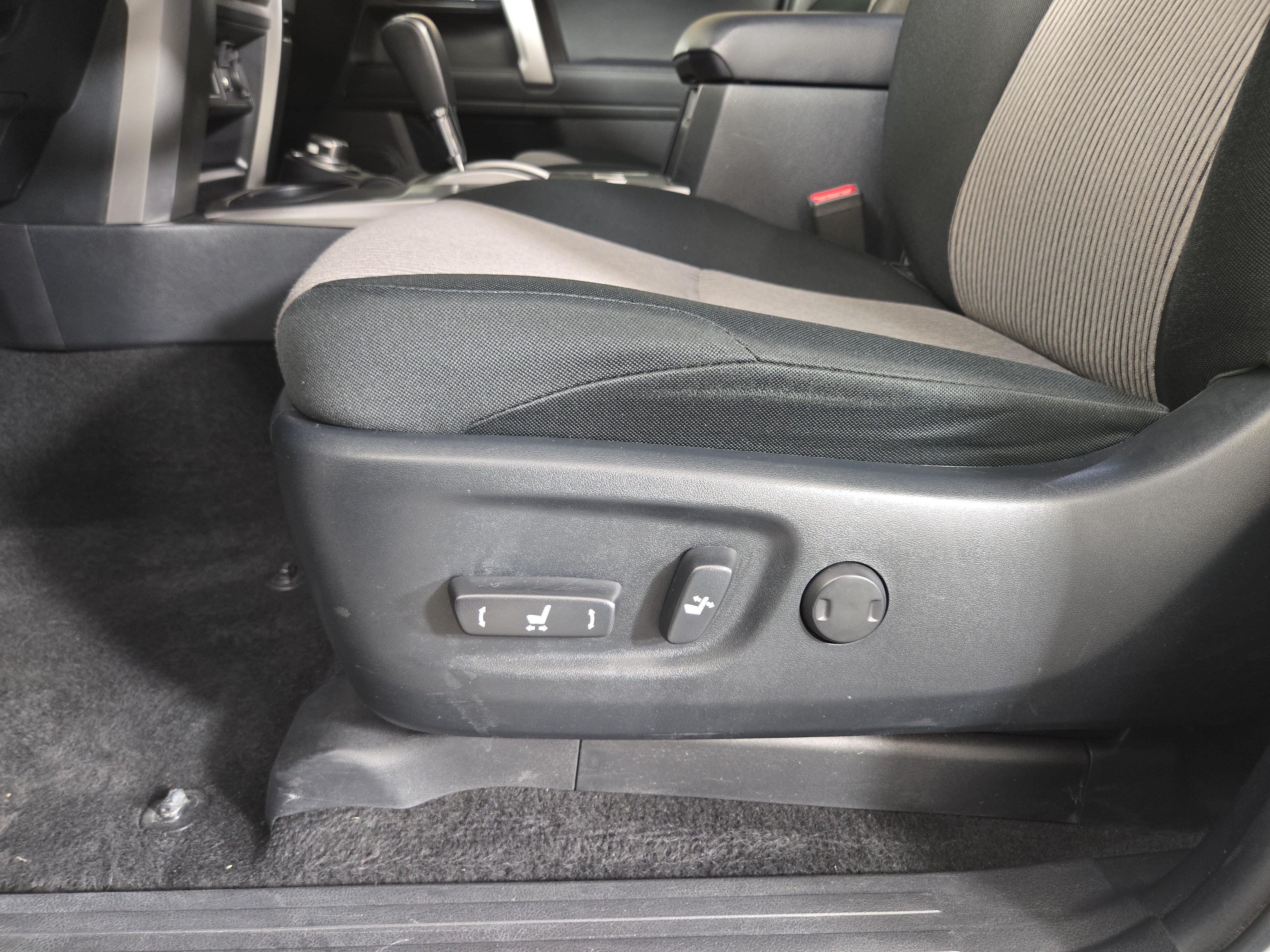 Used 2024 Toyota 4Runner SR5 AWD/4WD image 24
