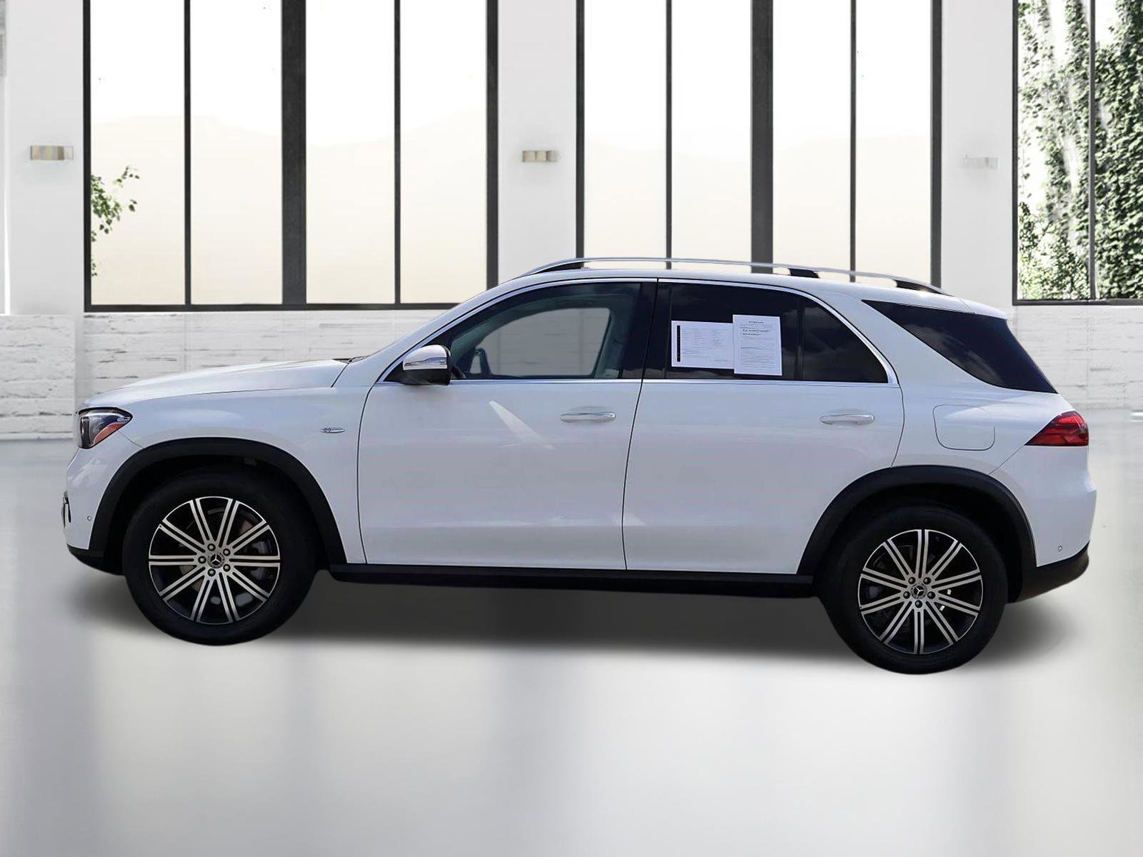 Certified 2025 Mercedes-Benz GLE 450e 4MATIC image 2