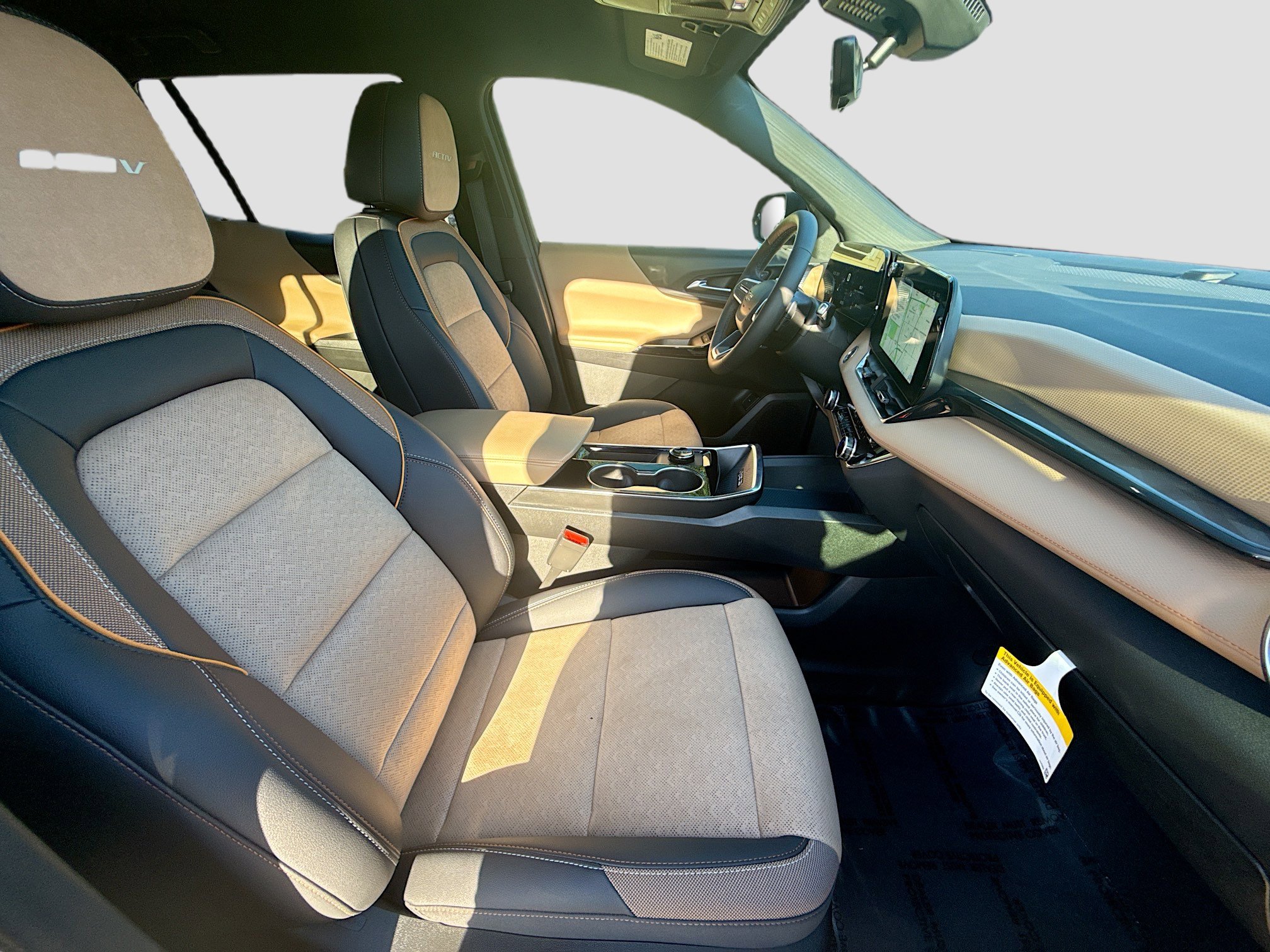 Used 2025 Chevrolet Equinox ACTIV w/ Safety and Technology Package image 32