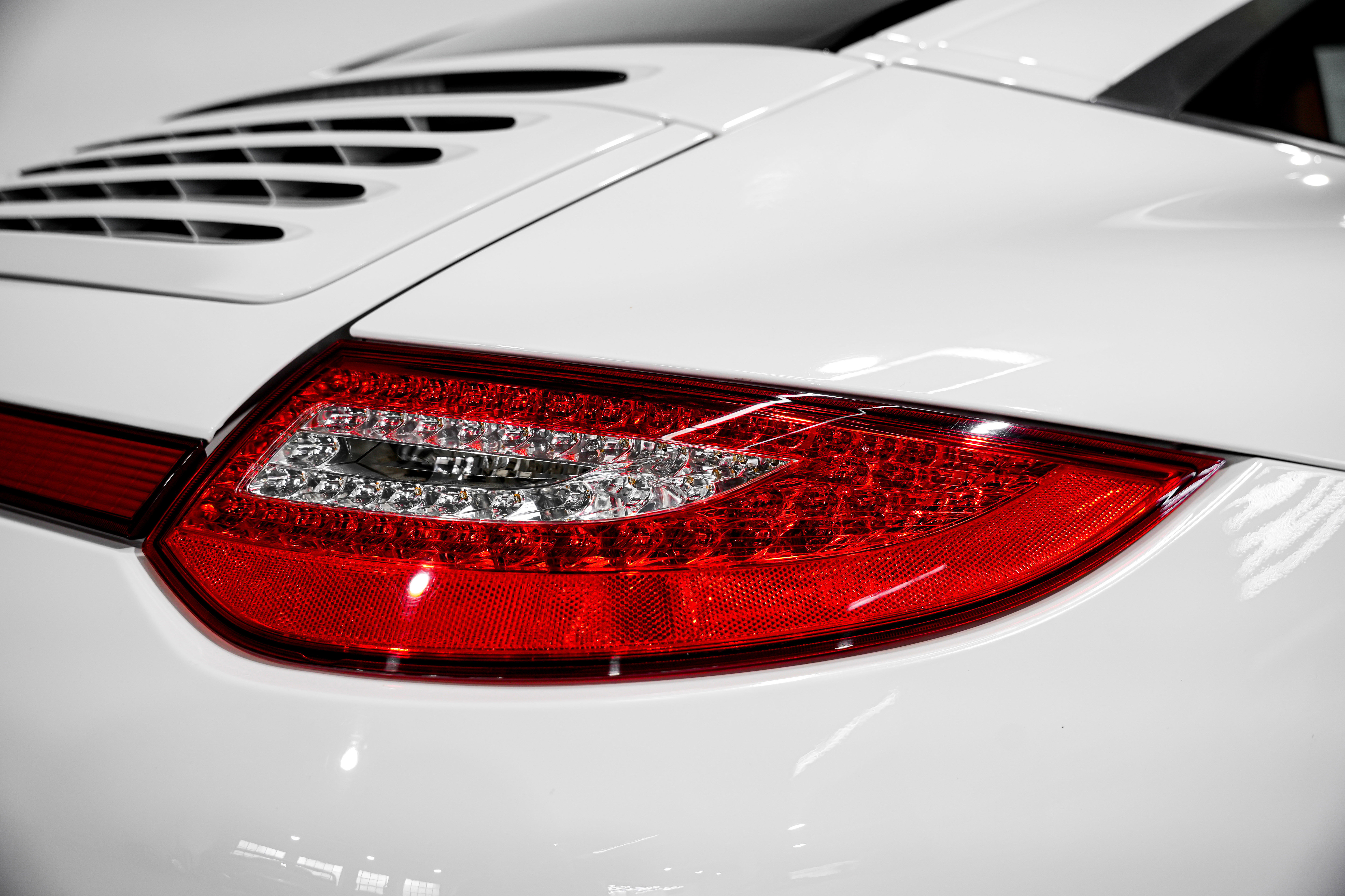 Used 2010 Porsche 911 Targa 4S image 38