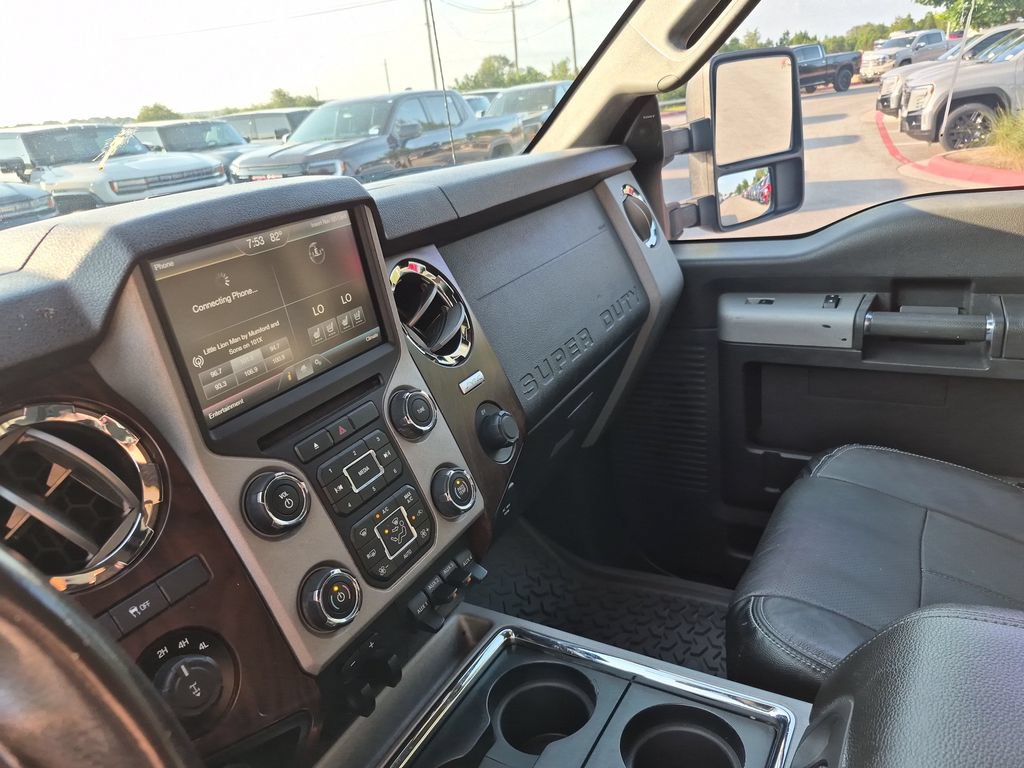 Used 2016 Ford F250 Lariat w/ Lariat Ultimate Package AWD/4WD image 27