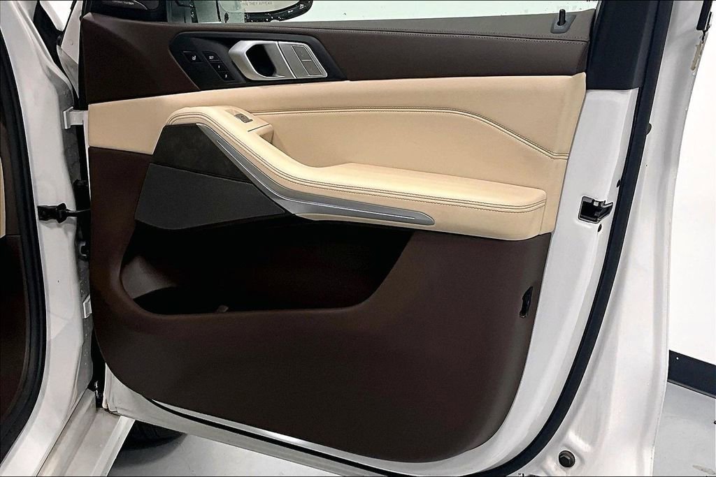 Used 2019 BMW X7 xDrive50i w/ Premium Package image 19