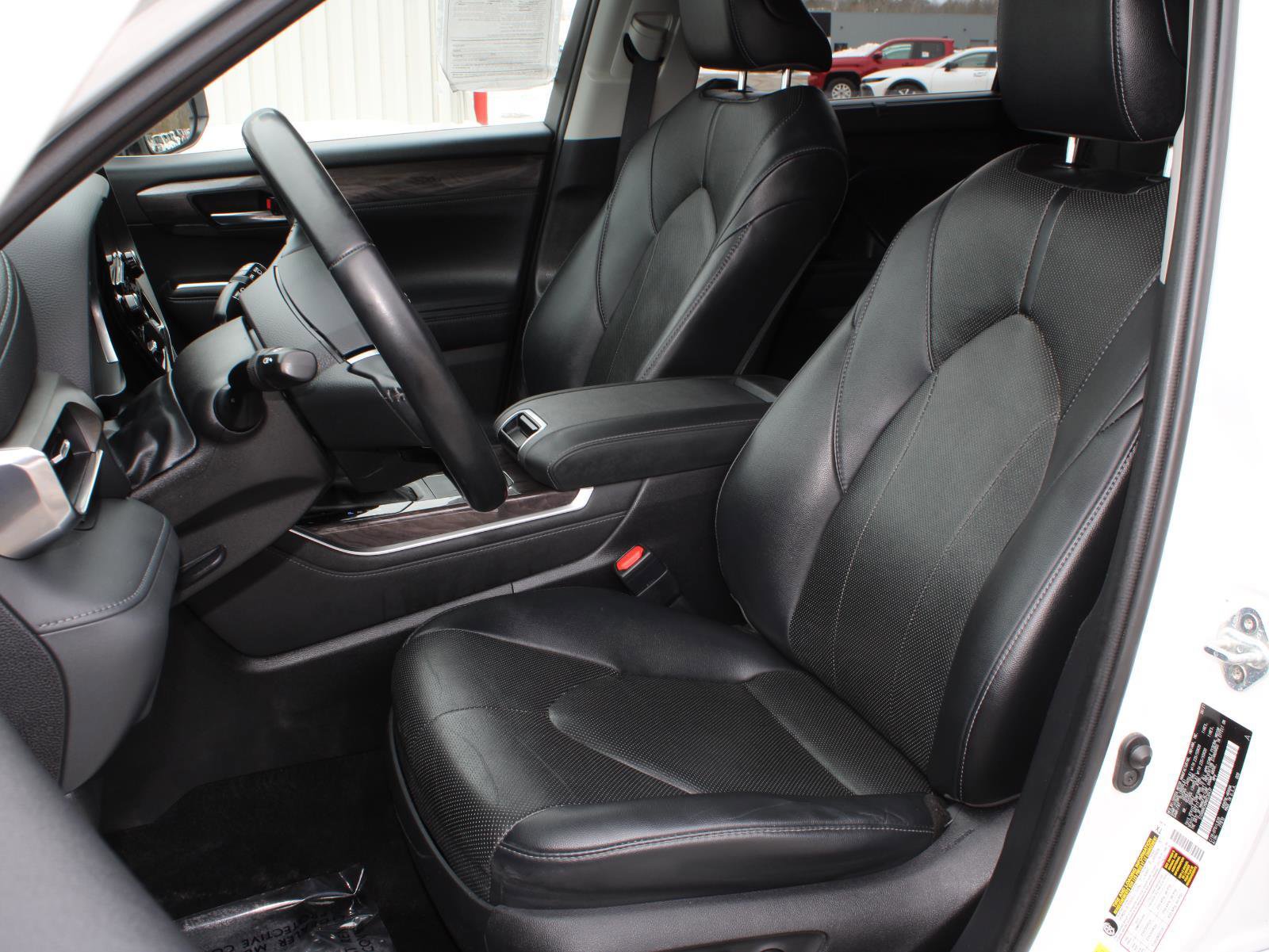 Used 2021 Toyota Highlander Limited image 15