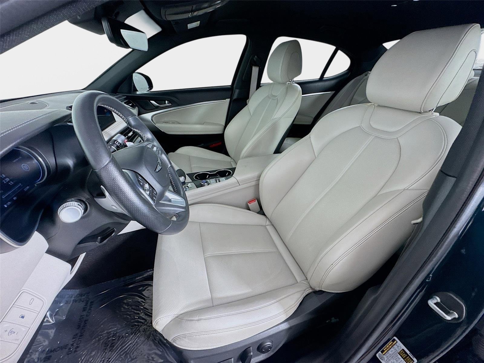 Certified 2025 Genesis G70 2.5T AWD/4WD image 11