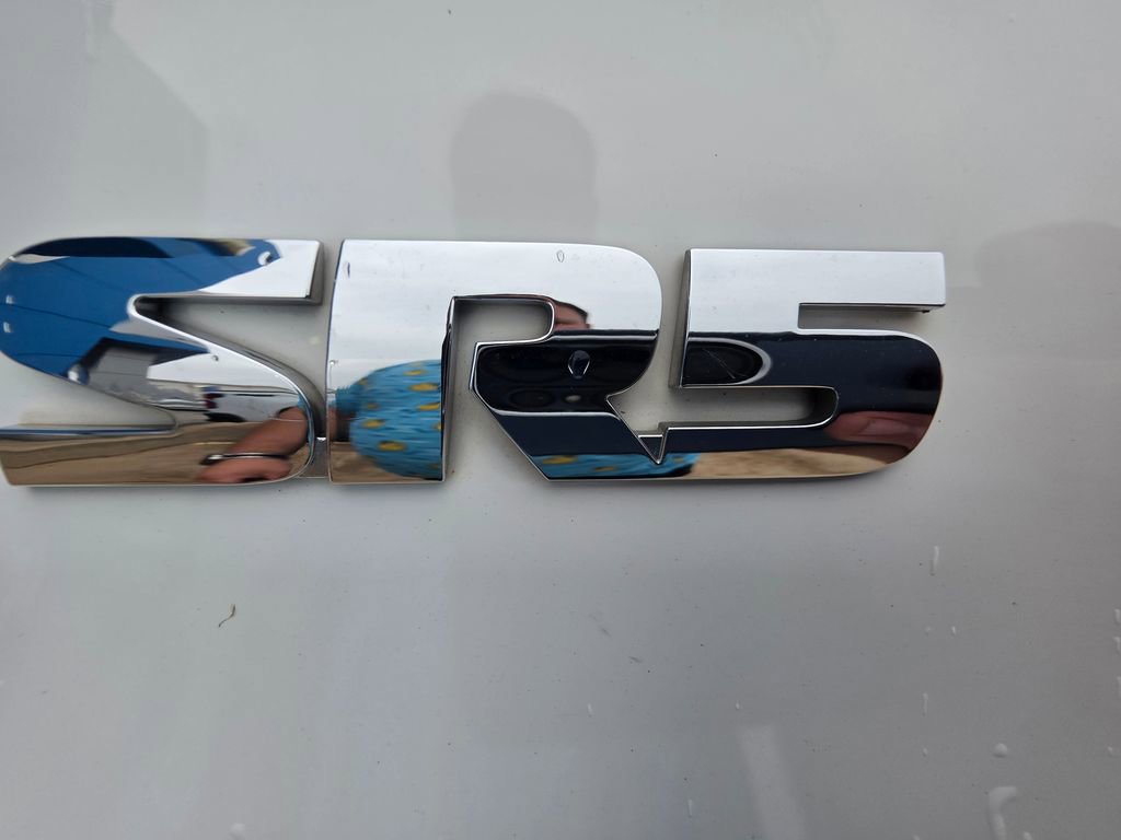 Used 2014 Toyota 4Runner SR5 AWD/4WD image 17