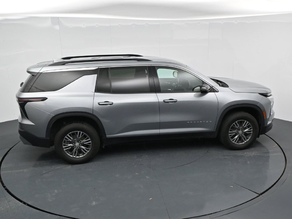 Used 2024 Chevrolet Traverse LT FWD image 25