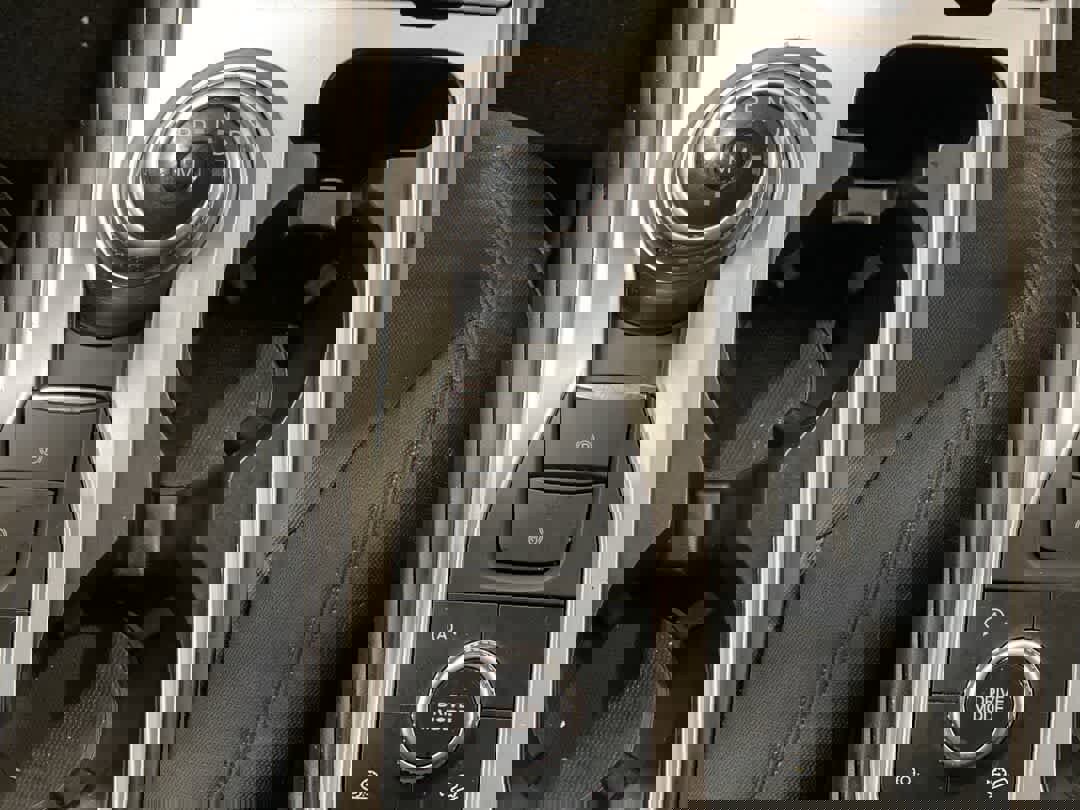 Used 2020 Ford Explorer XLT w/ Comfort Package image 22