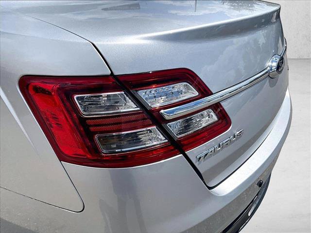 Used 2015 Ford Taurus SE FWD image 29