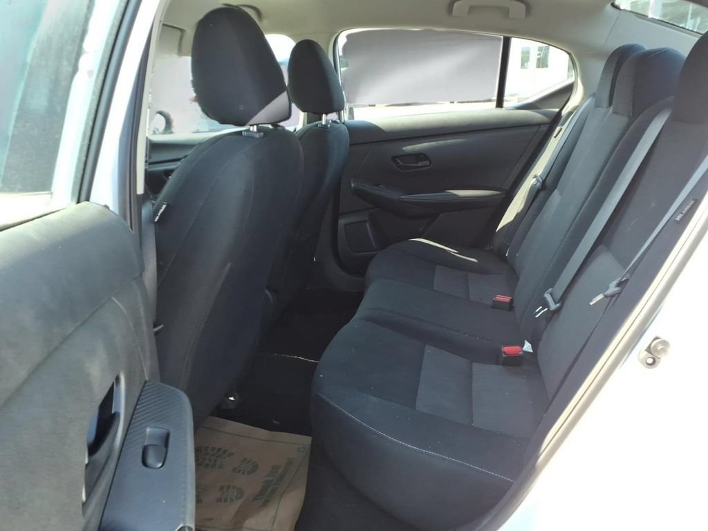 Used 2024 Nissan Sentra SV FWD image 11