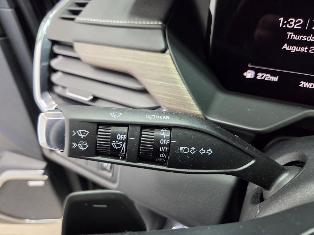 Used 2026 GMC Acadia Denali w/ LPO, Floor Liner Package AWD/4WD image 34