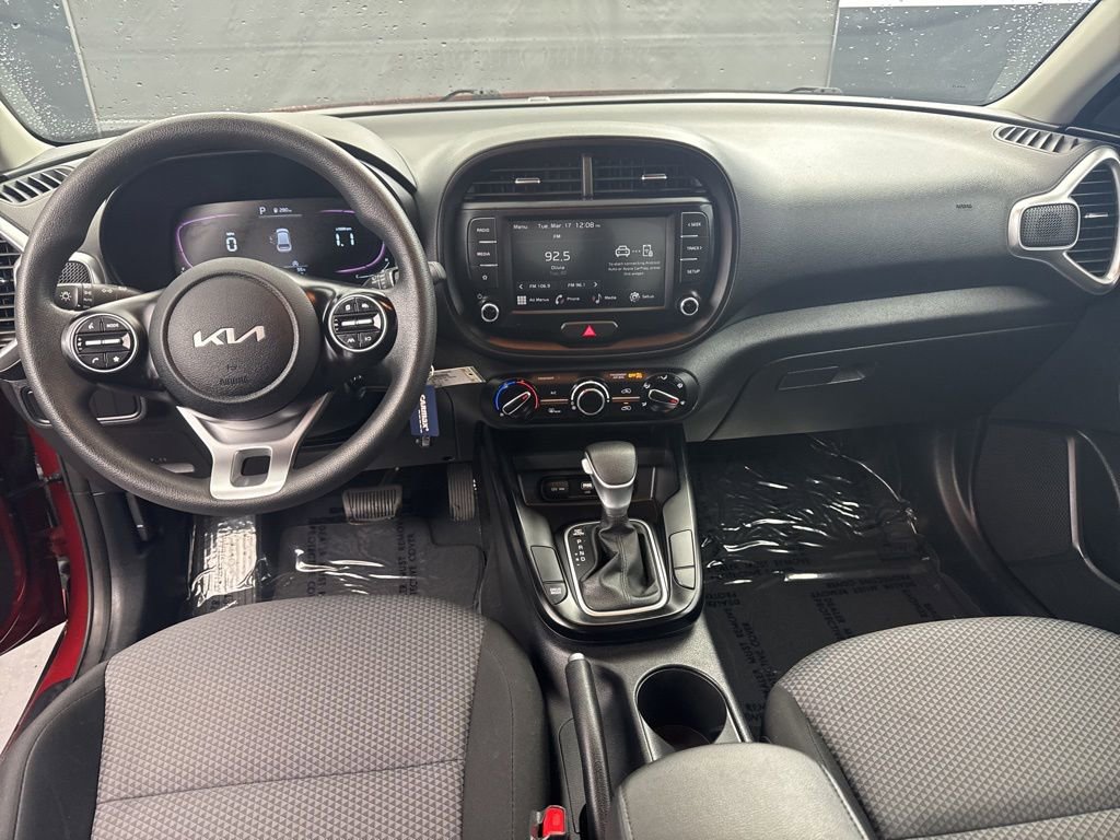 Used 2023 Kia Soul LX w/ LX Technology Package FWD image 12