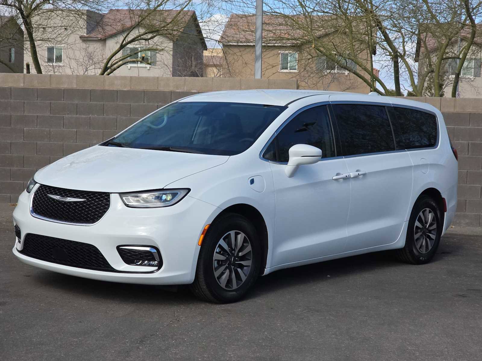Used 2022 Chrysler Pacifica Touring-L image 5