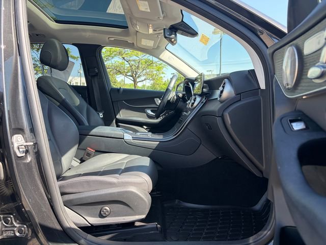 Used 2021 Mercedes-Benz GLC 300 4MATIC image 20