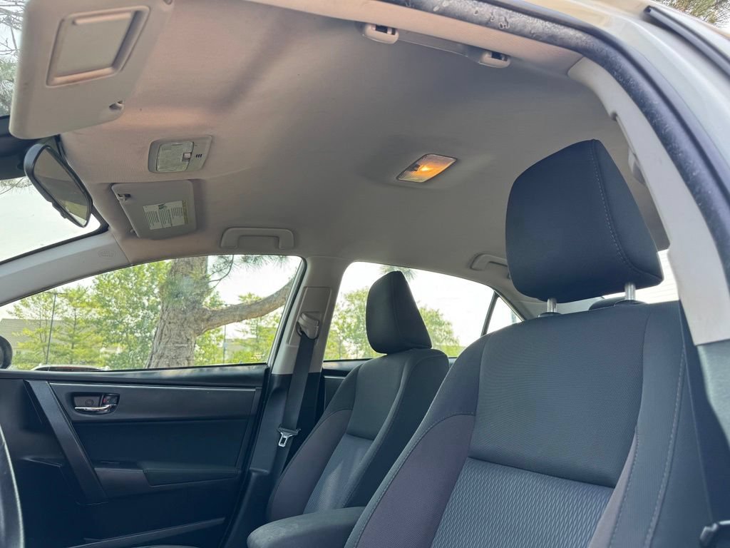 Used 2017 Toyota Corolla LE FWD image 18
