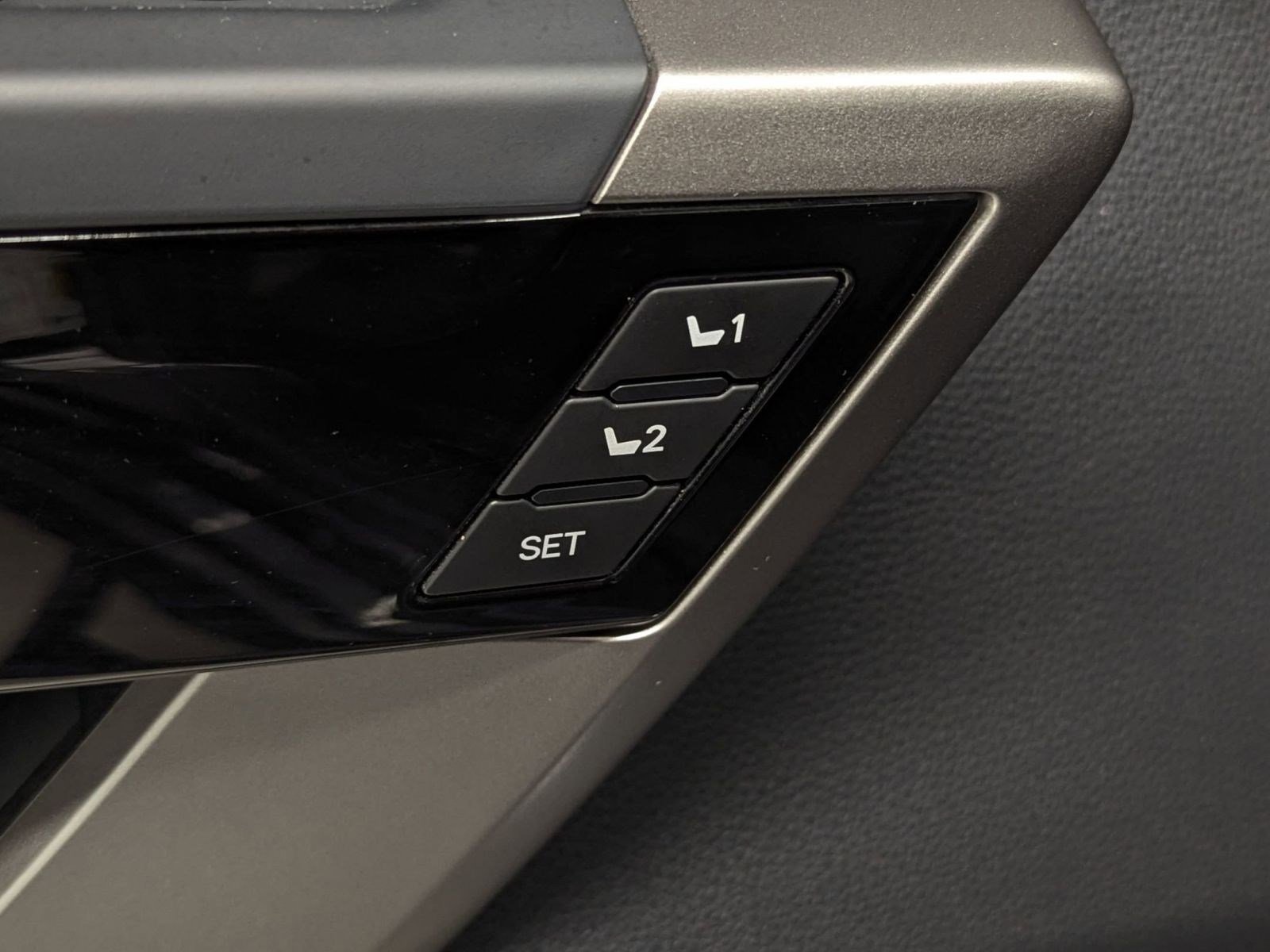 Used 2022 Toyota Tundra Limited image 20