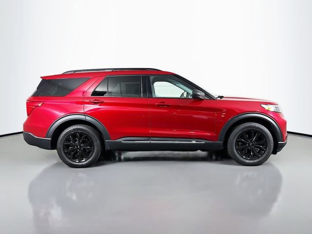 Used 2022 Ford Explorer XLT w/ Equipment Group 202A AWD/4WD image 9