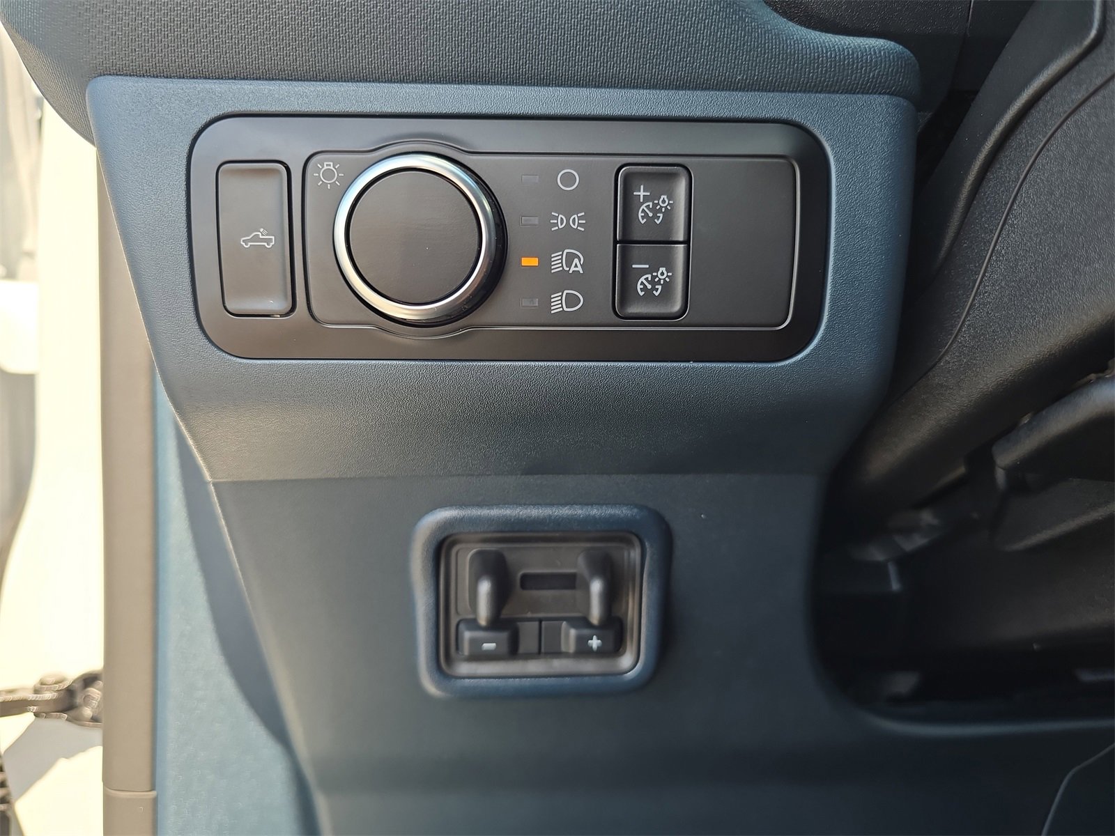 New 2025 Ford Maverick XL w/ 4K Tow Package image 19