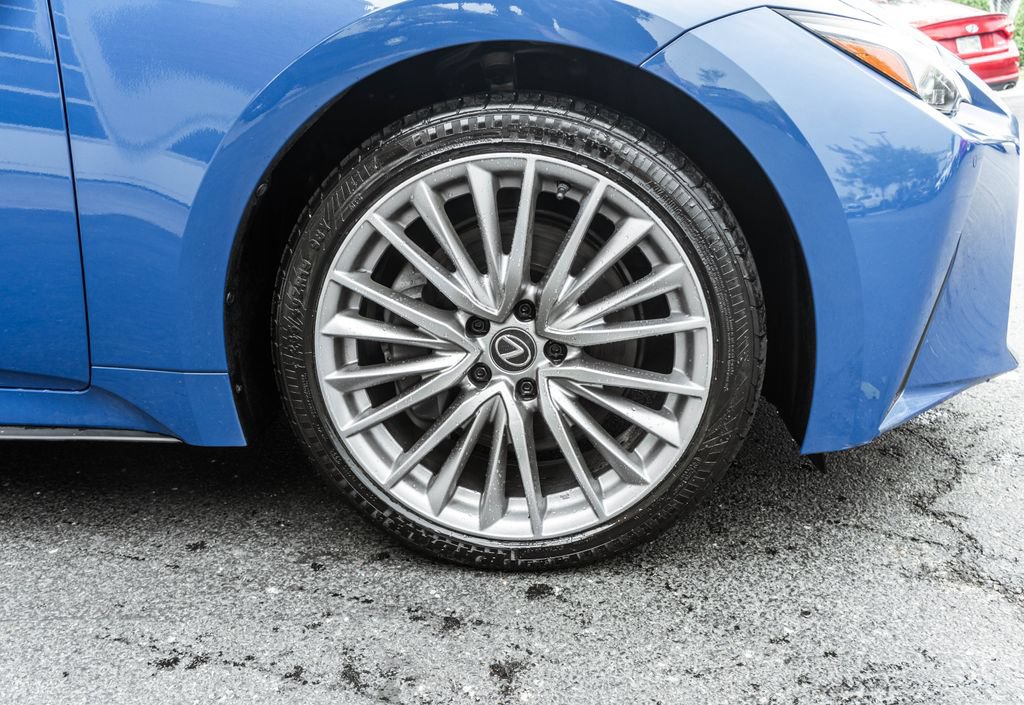 Used 2024 Lexus IS 300 AWD w/ Premium Package image 4
