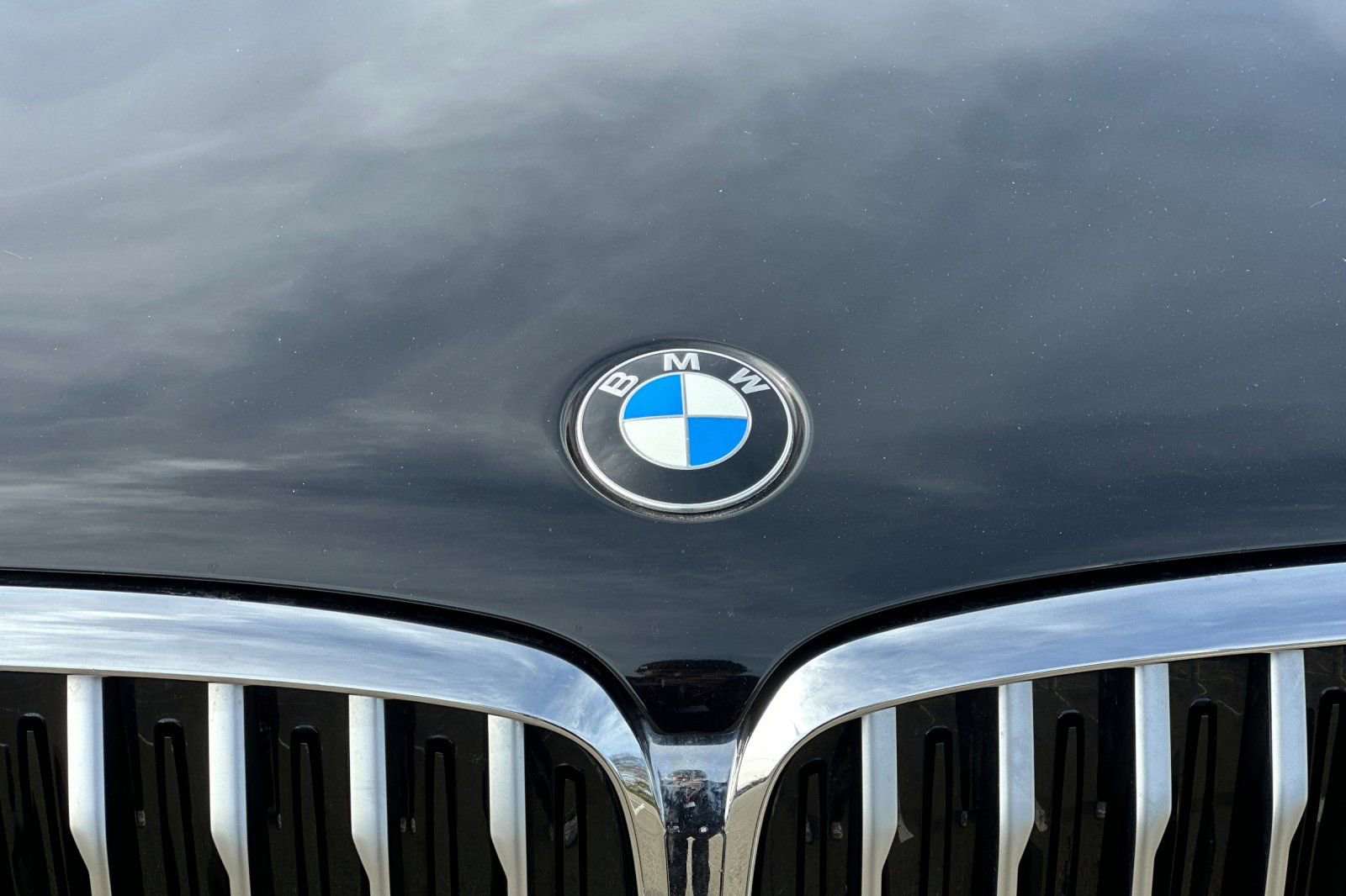 Used 2022 BMW X5 xDrive40i w/ Parking Assistance Package AWD/4WD image 49