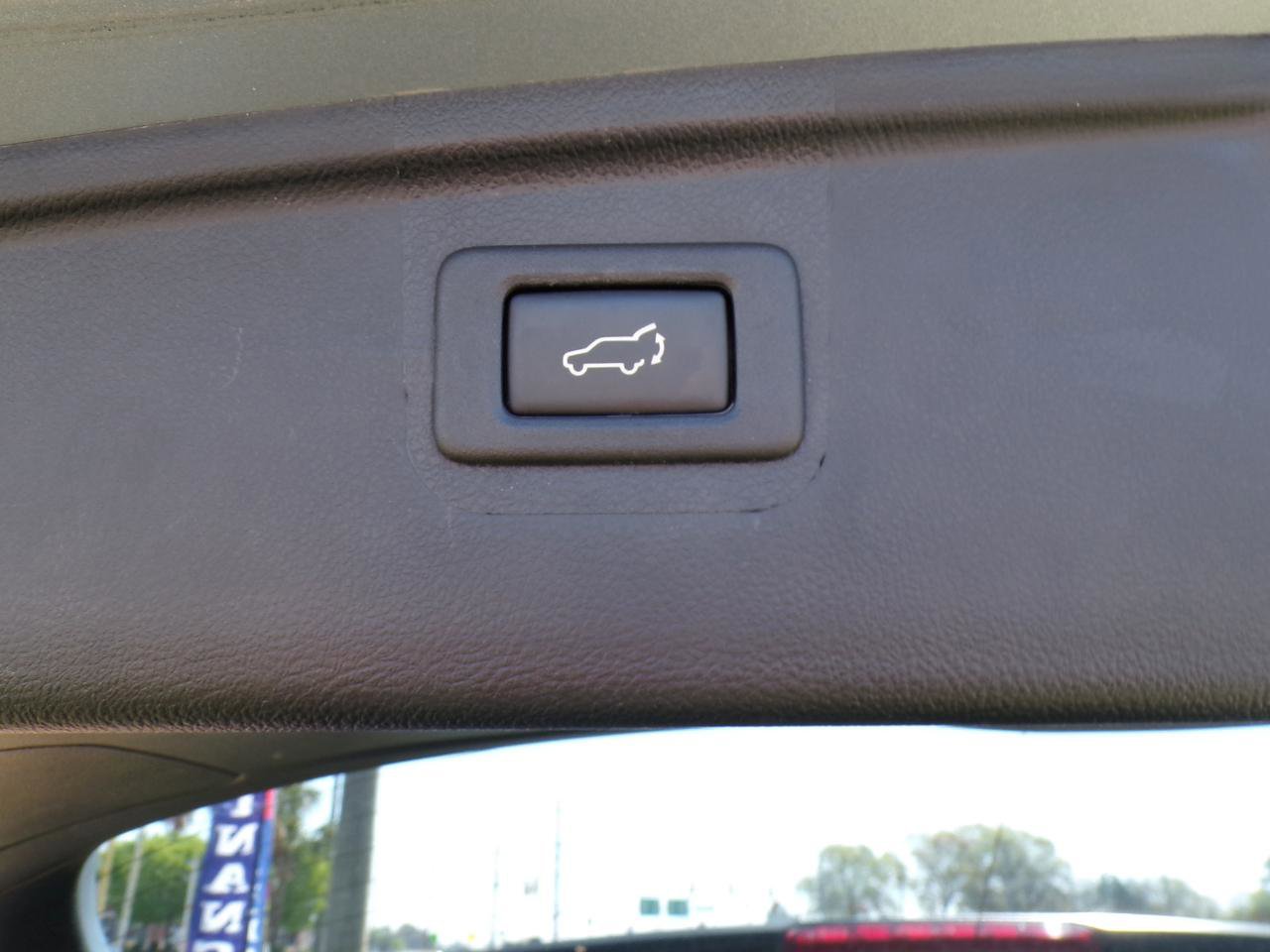 Used 2017 Subaru Outback 2.5i Limited image 9