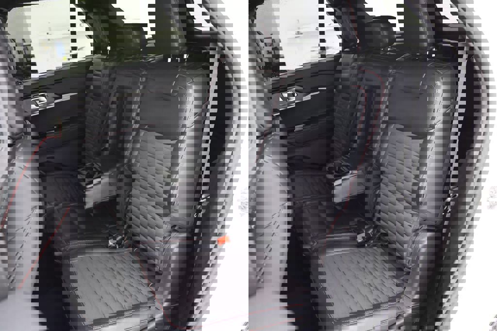 Used 2025 Ford Explorer ST-Line w/ ST-Line Street Pack AWD/4WD image 12