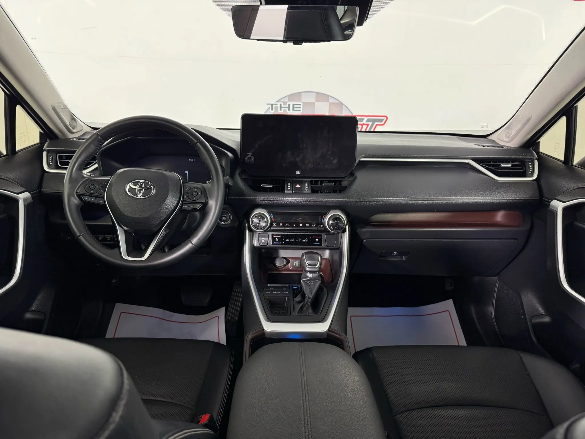 Used 2023 Toyota RAV4 Limited FWD image 11