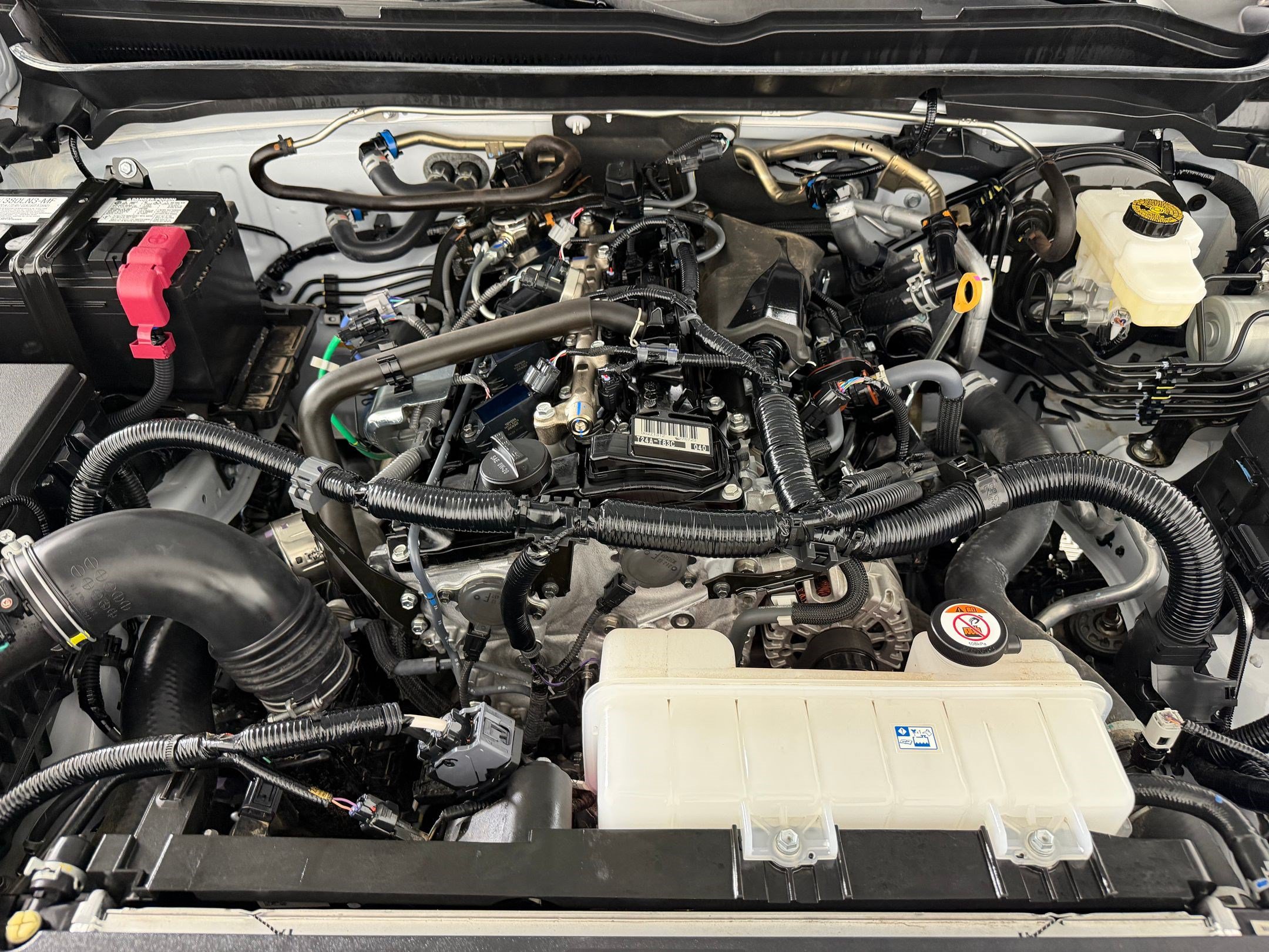 Used 2025 Toyota Tacoma SR5 AWD/4WD image 32