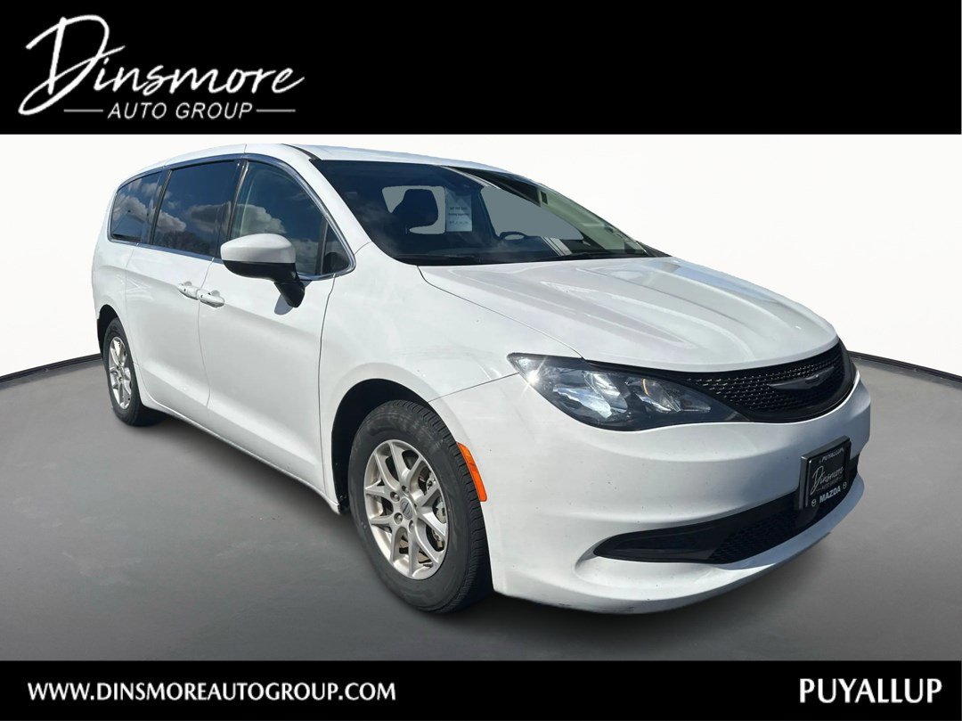 Used 2023 Chrysler Voyager LX image 1