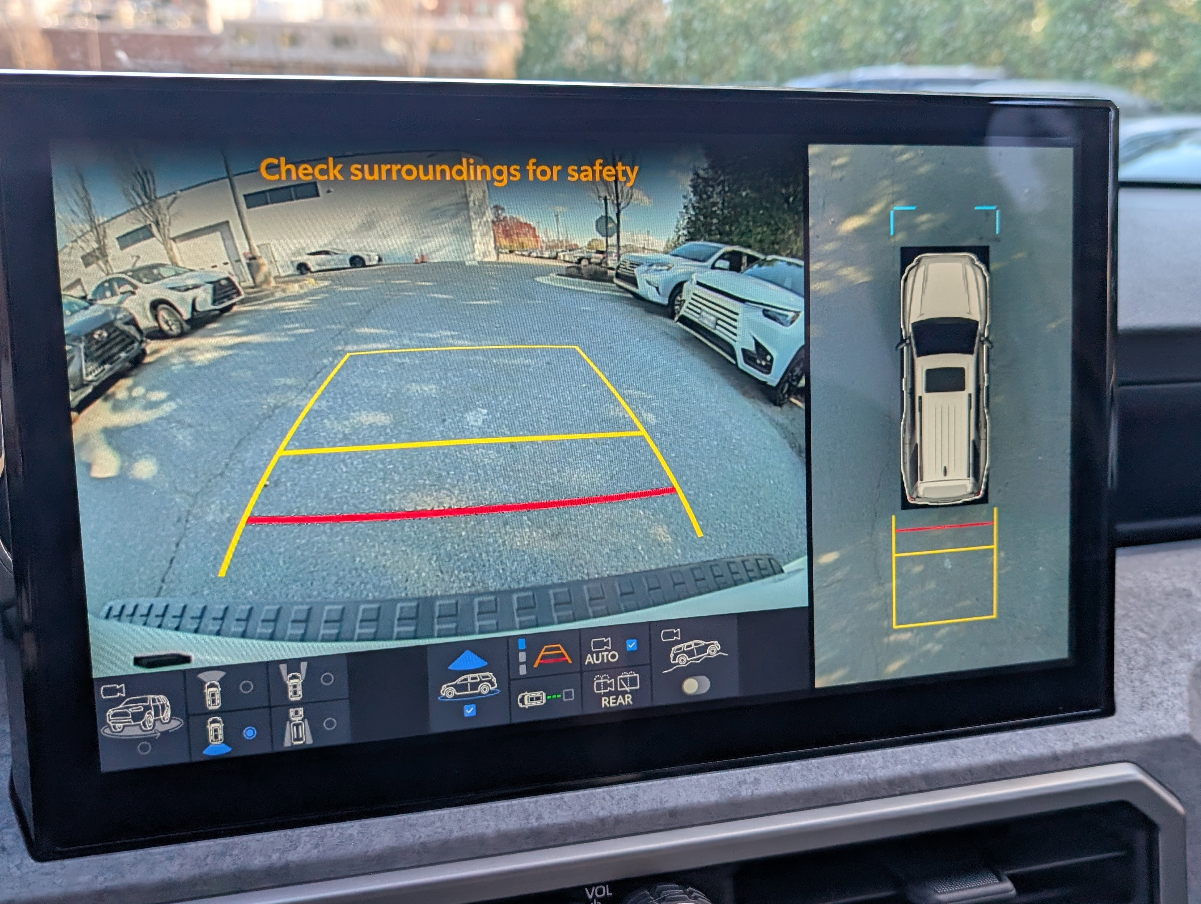 Used 2025 Toyota 4Runner Trailhunter image 30